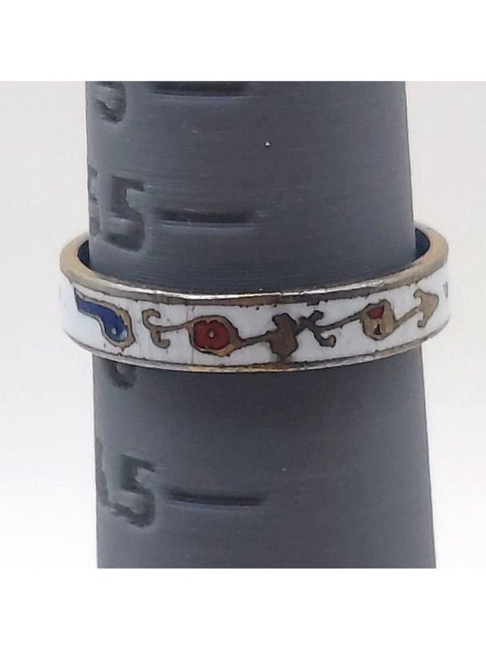 Vintage Cloisonné White Enamel Geometric Design Brass Band Ring Size 6 - Picture 7 of 8